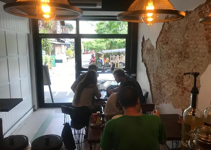 Mr.2 & Cafe'